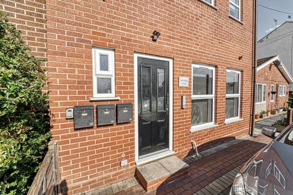 Guest Homes - Watledge House Apartment Tewkesbury Exteriör bild