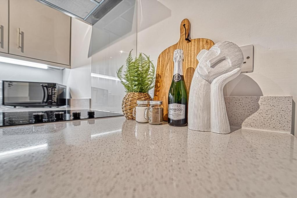 Guest Homes - Watledge House Apartment Tewkesbury Exteriör bild