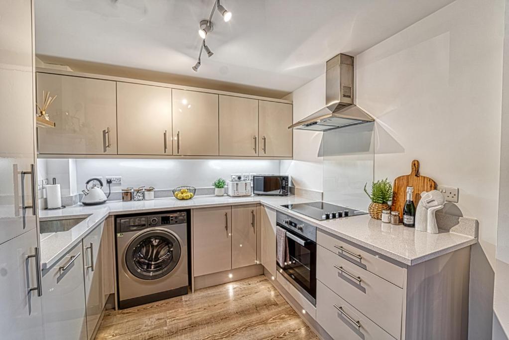 Guest Homes - Watledge House Apartment Tewkesbury Exteriör bild