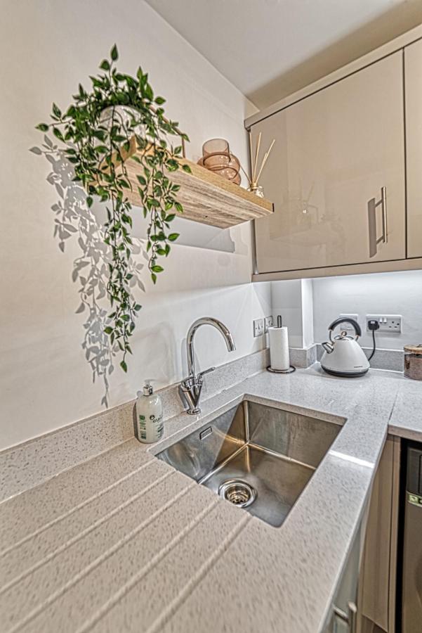 Guest Homes - Watledge House Apartment Tewkesbury Exteriör bild